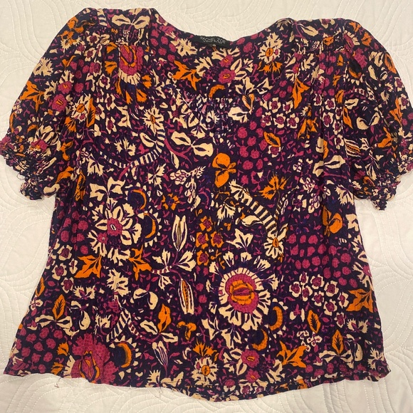 Rachel Zoe vneck short sleeve top - Picture 1 of 5